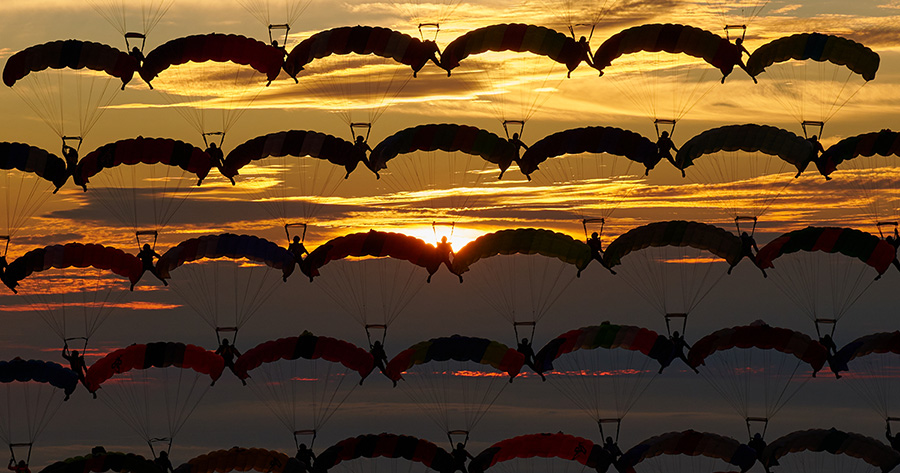 Canopy Formation Skydivers Set Sequential World Record!