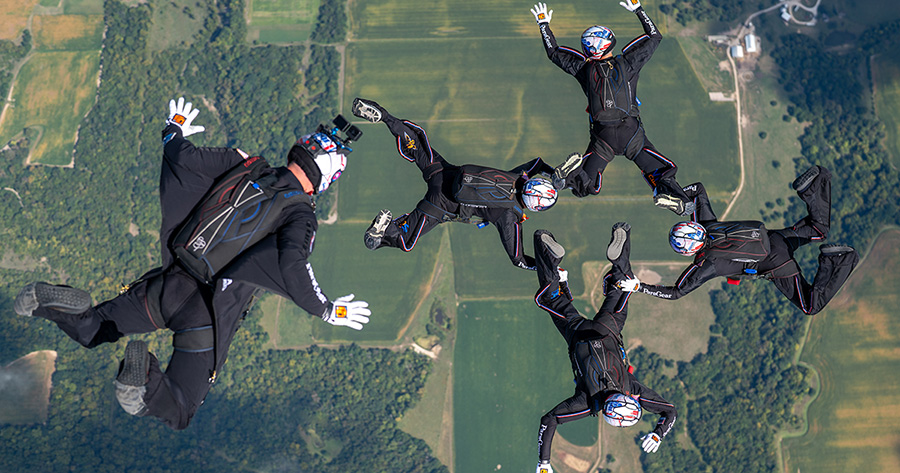 Seventy-six Formation Skydiving Teams Fly High at Nationals