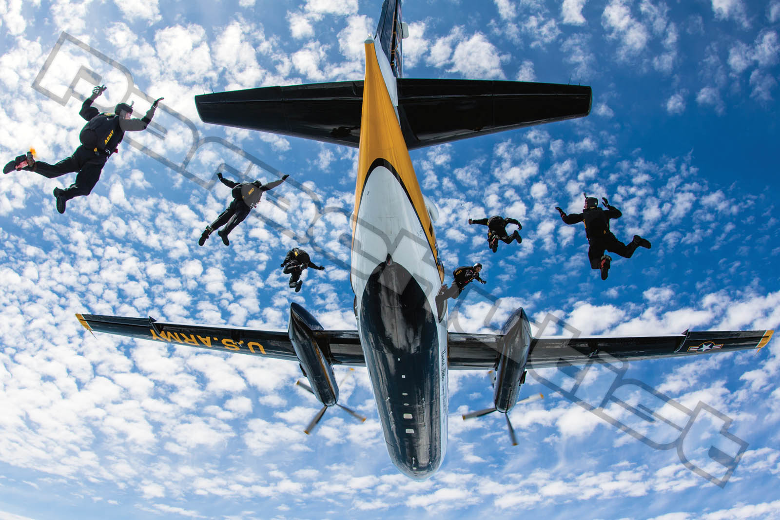 Team 6—The Aircraft Crew Behind the U.S. Army Golden Knights